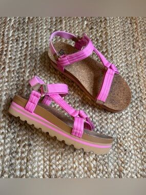Reef 10 Cushion Rem Hi Pink Malibu Platform Sandals
